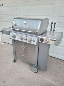 Weber Genesis II Stainless Steel Propane Gas Grill / Asador