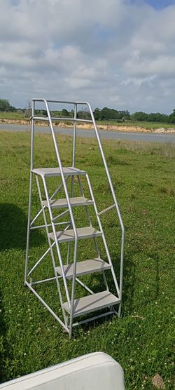 72-in aluminum ladder