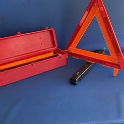 Emergency Traffic Triangles Kit 