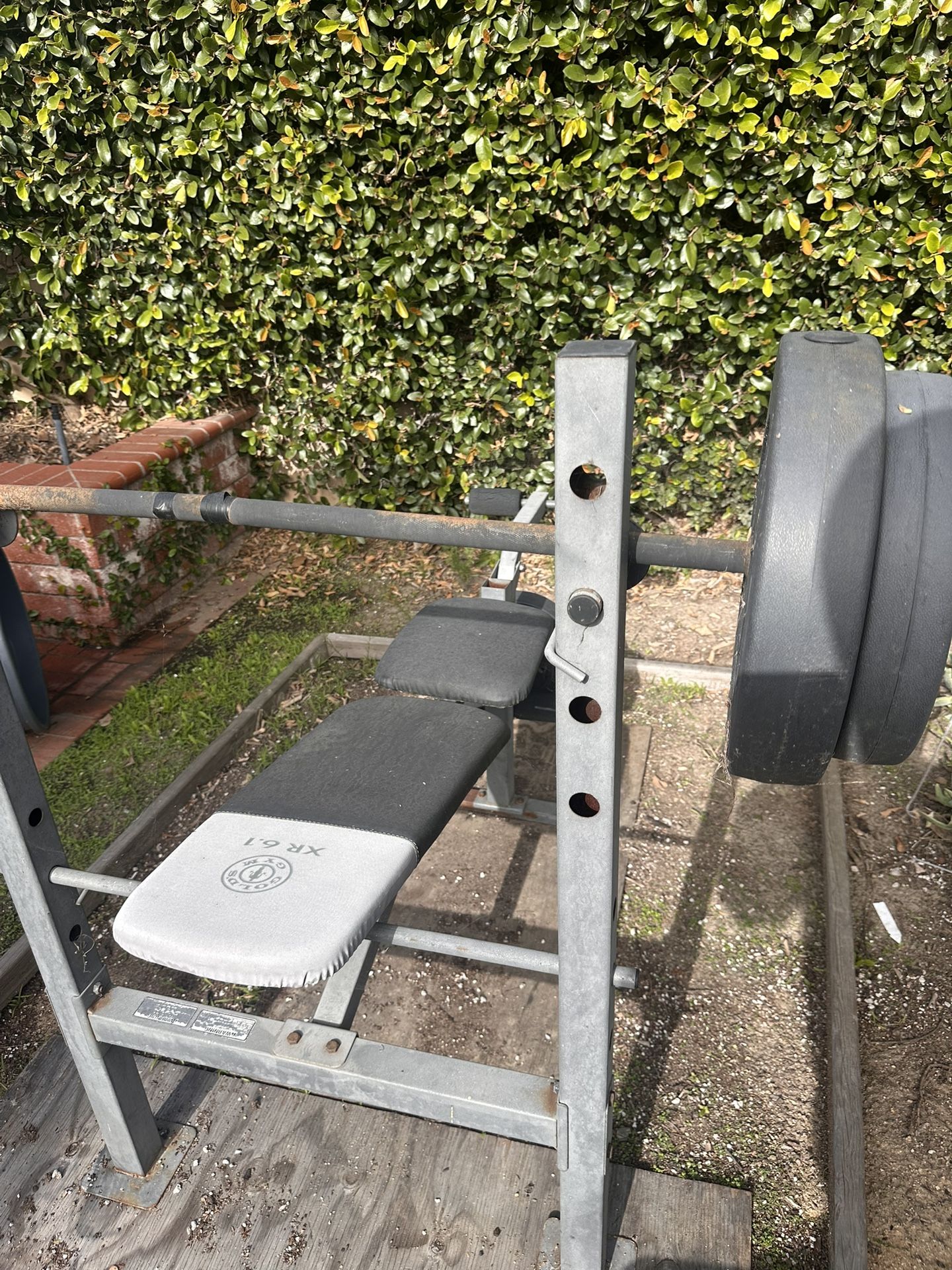 Outdoor “LA-Style” Weight Set / Bench Press