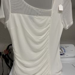 Nice short Sleeve Blouse by DKNY Size M