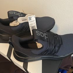 Adidas Size 8 - BRAND NEW