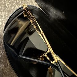 AUTHENTIC GUCCI DESIGNER SUNGLASSES & ORIGINAL CASE 