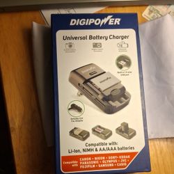  Multi Purpose  Charger DigiPower TC-U450 Univeral Camera Battery Charger (Black