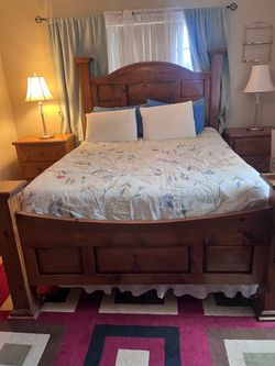 Solid Pine Queen Bedroom Set – 5 Pieces