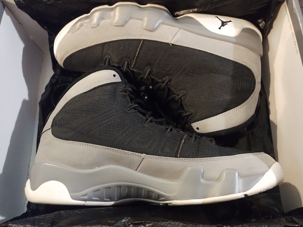 Air Jordan 9 Retro Men Size 10