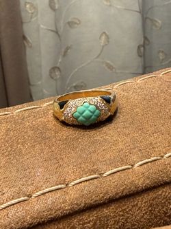 18 k solid gold ring, 8 grams