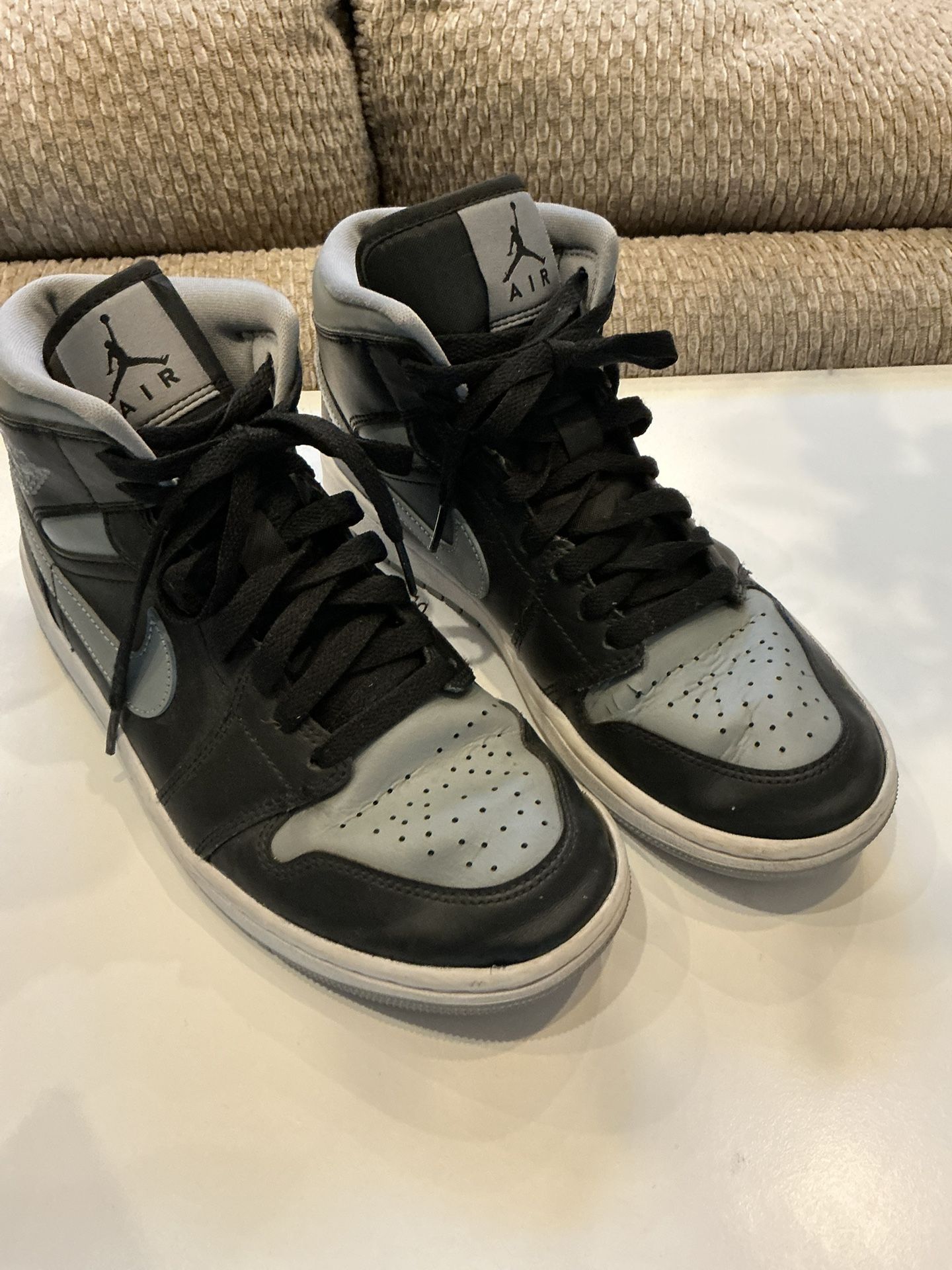 Air Jordan 1 Mid Excellent Condition , Size 8