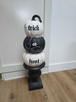 Halloween decor pumpkin statue