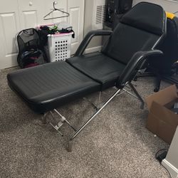 Tattoo / Massage Bed