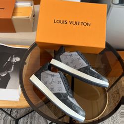 Louis Vuitton Time Out 76 