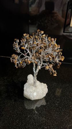Tiger's Eye Crystal Chip Wire Tree