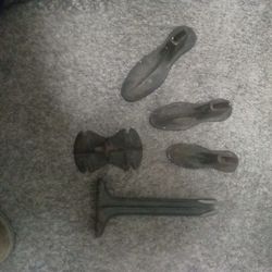 Antique CobblerStand Platform Three Sizes Of Shoe