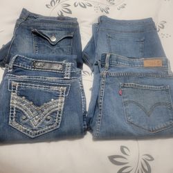 Woman's  Jeans  - LOT  4PRS