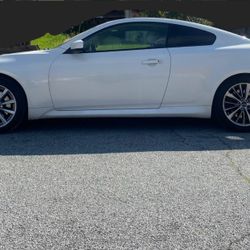 Infinity G37 Journey 2013 