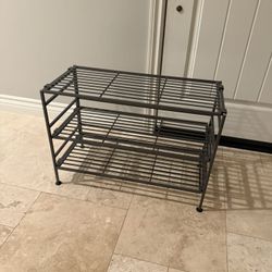 heavy duty 3 shelf shoe rack / storage