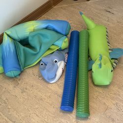 6 Pool Floats