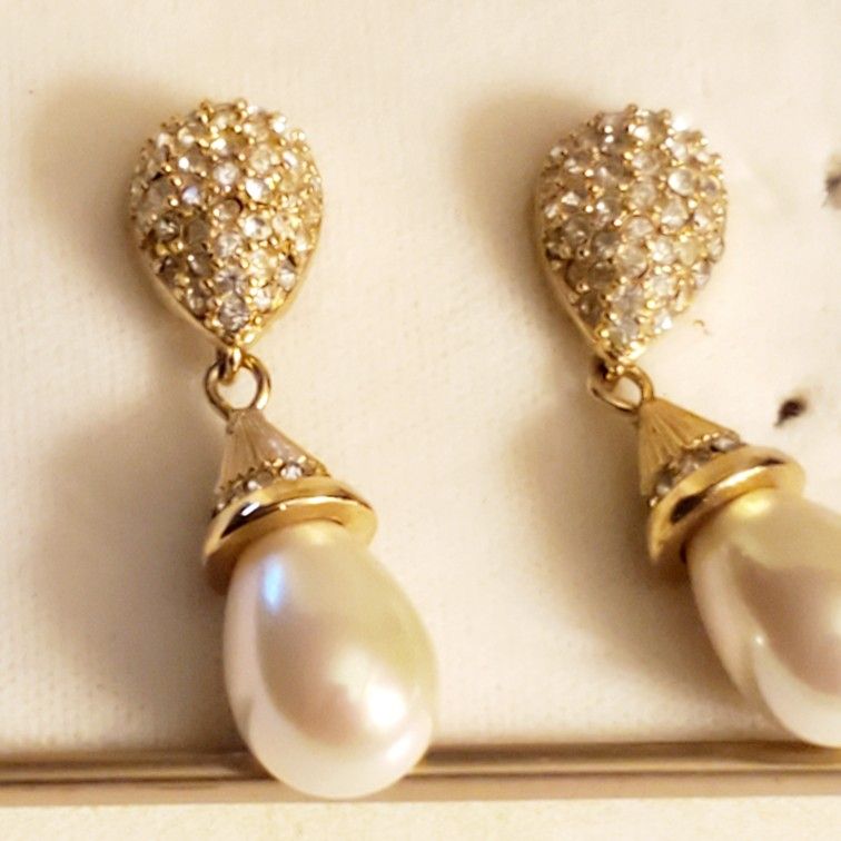 Christian Dior Designer Drop Earings