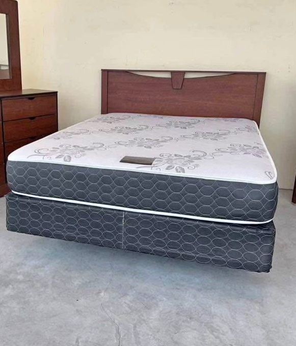 Full Deluxe Mattress And Box Spring