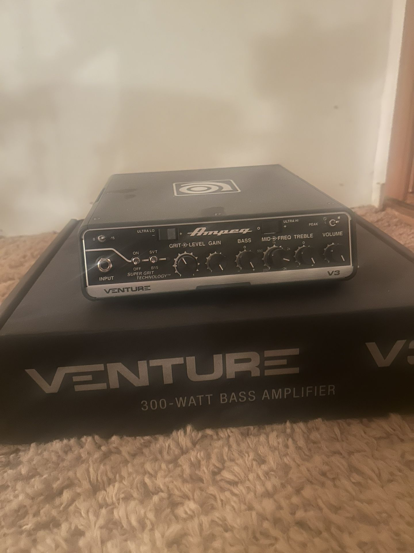 Venture V3 300-Watt Bass Amp Head