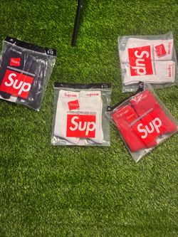 Supreme socks