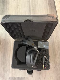 Audeze LCD-2 Classic w/ Case
