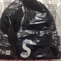 Supreme Fw20 New Era S Snow Beanie Black