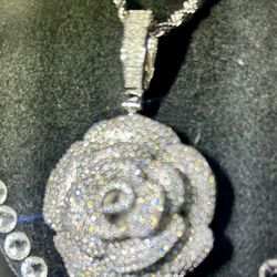 Stunning Rose Pendant W/ Chain