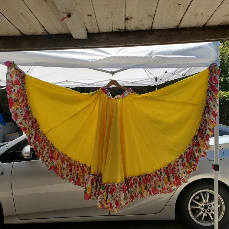 Folkloric Skirt. Must Sell Asap