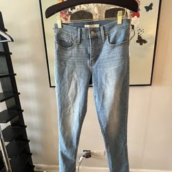 Levi’s 311 Shaping Skinny Women’s Jeans Medium Wash