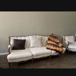White Vintage Floral Couch With Chair