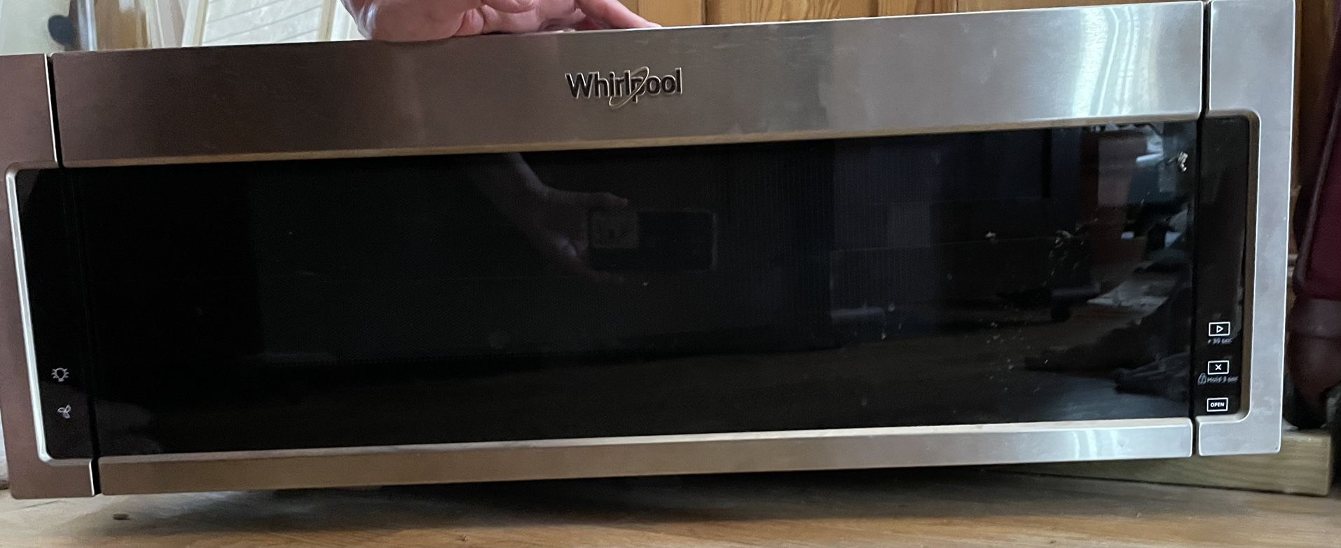 Whirlpool 1.1 Cubic Ft Low Profile Microwave And Hood Combination
