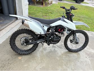 dual carrying trailer 2024 X Moto 250cc WITH dual rack