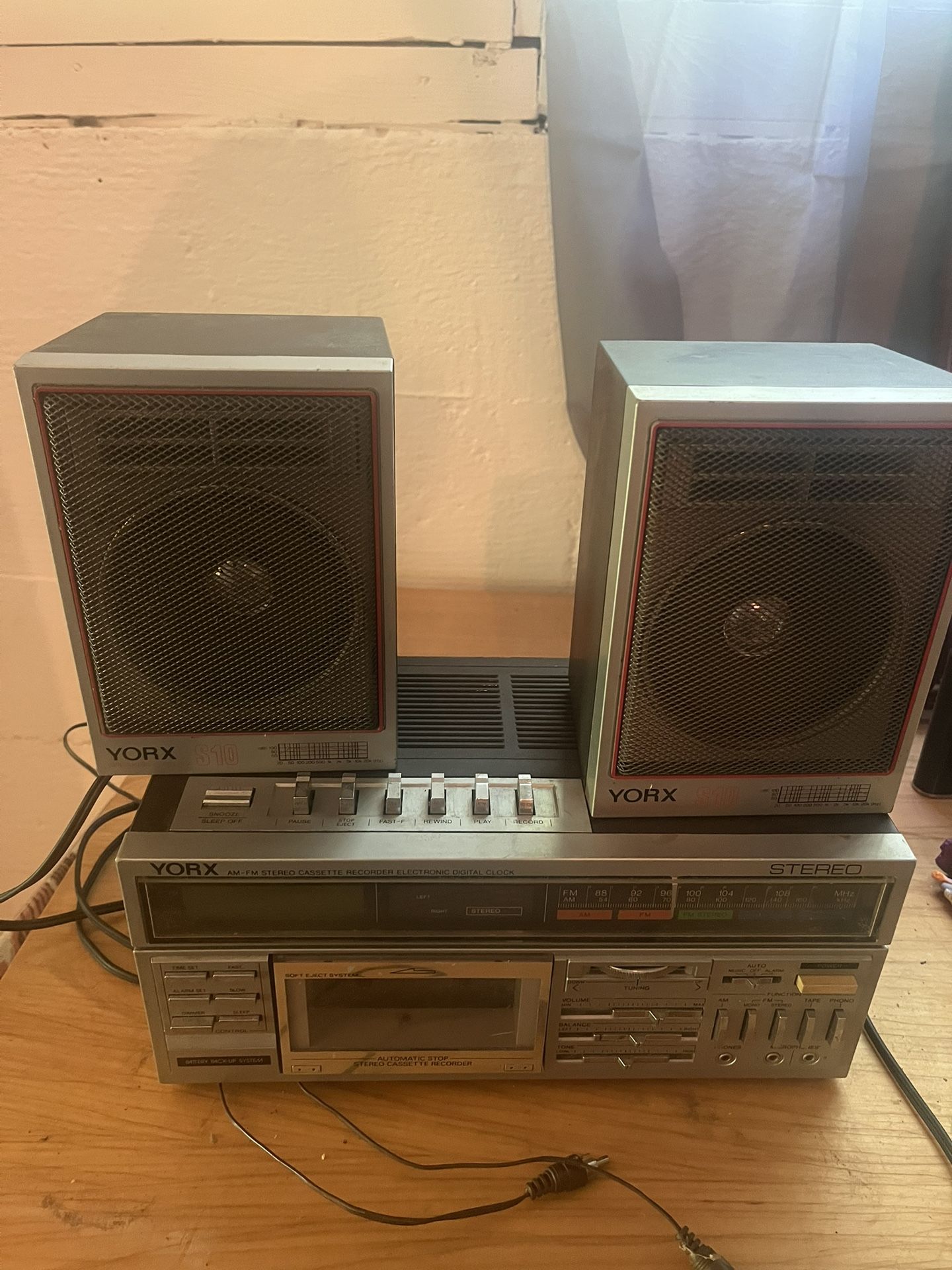 Vintage Yorx M2490a-10 Stereo Fm/am Receiver Cassette Recorder S10 Speakers Rare Works Perf