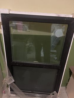 Brand New 5000 Series Vinyl Window $40