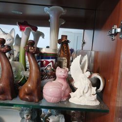 China Cabinet Keepsakes / Collectables
