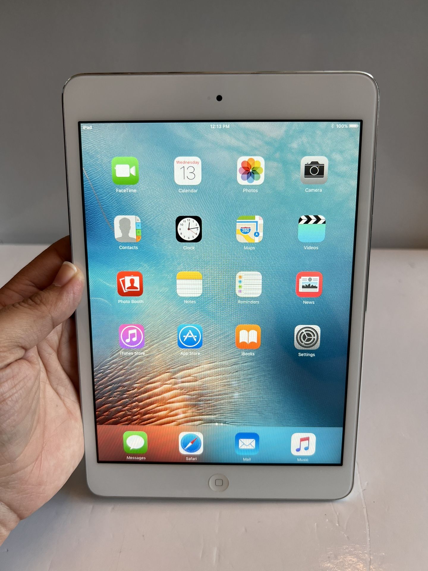 Apple iPad Mini 1st Gen White A1432 32GB Tablet 7.9” iOS 9.3.5 - $49.