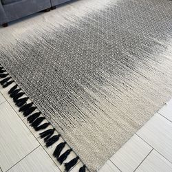 Virgin Wool 100%, Flat Carpet Area Rug, 115 X 90 Inches.