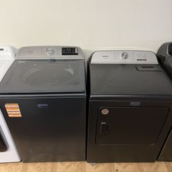 MAYTAG PET PRO WASHER AND DRYER SET. 