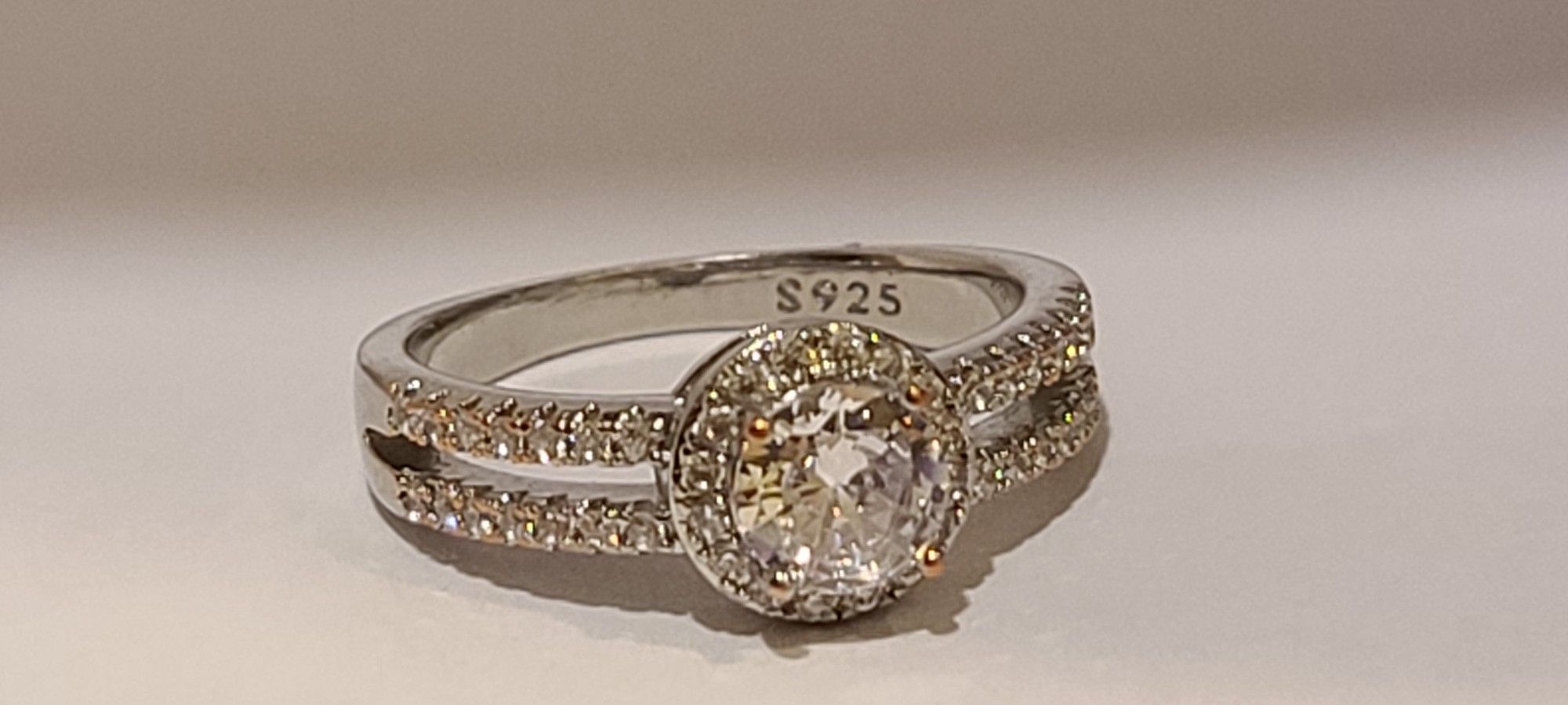 925 Silver Ring Size 8