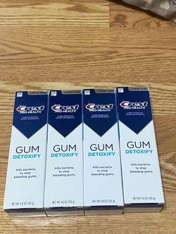 4 Gum Detoxify Toothpastes