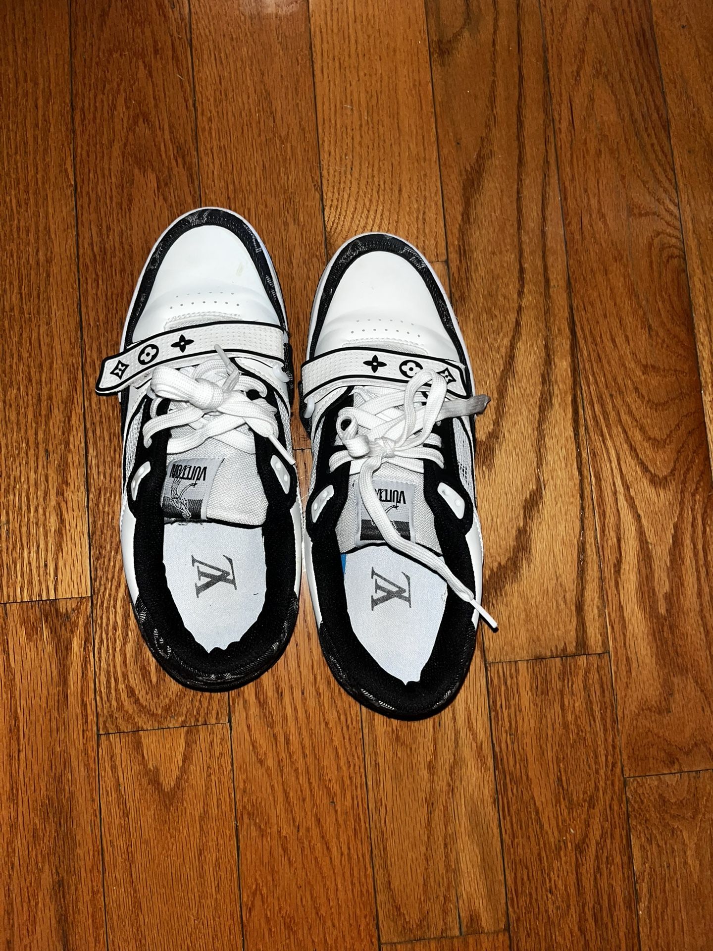 LV(louis vuttion) trainers