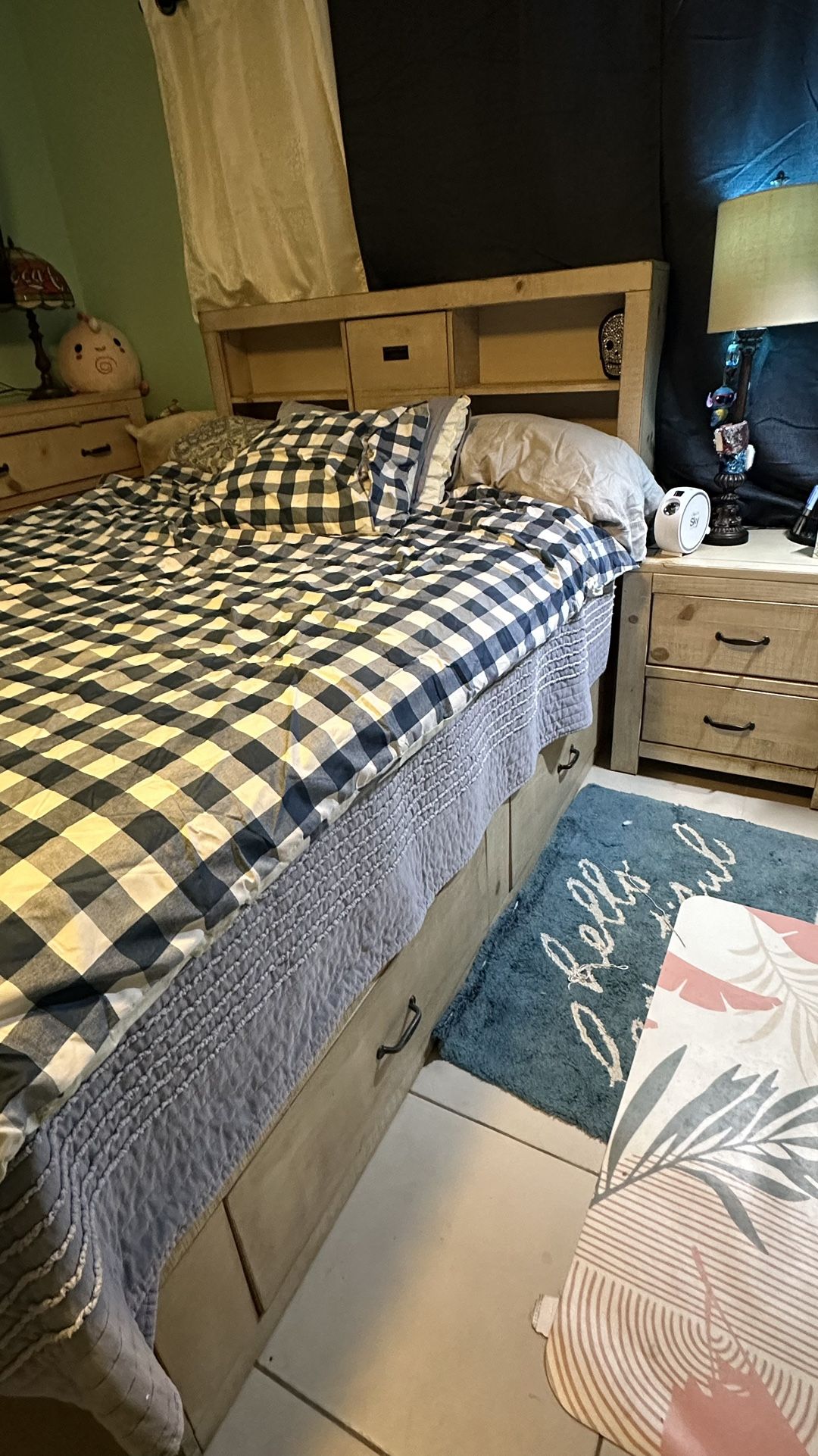 Platform Bed Set w/ Storage