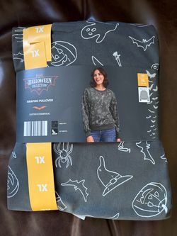 NEW Halloween Collection Graphic Pullover Gray