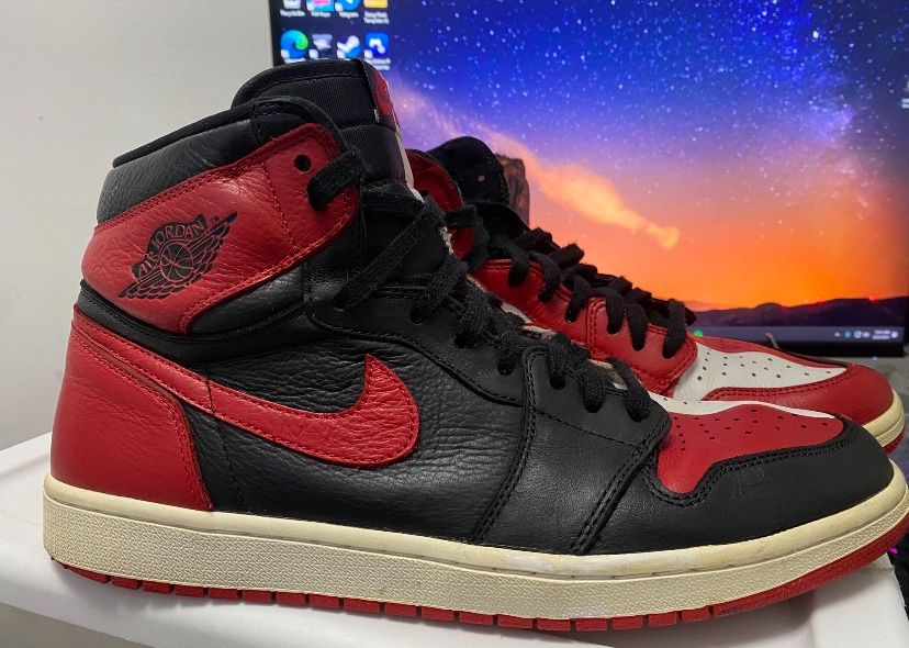 Jordan 1s Homage to home Size 13