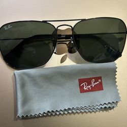 Ray-Ban Aviator Sunglasses  in Green and Black 