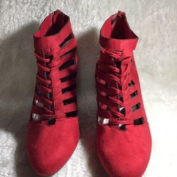 Impo Women’s Red Zip Up Ankle Suede Heels Boots Size 8m