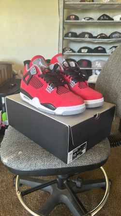 Jordan 4 Retro ‘toro bravo’