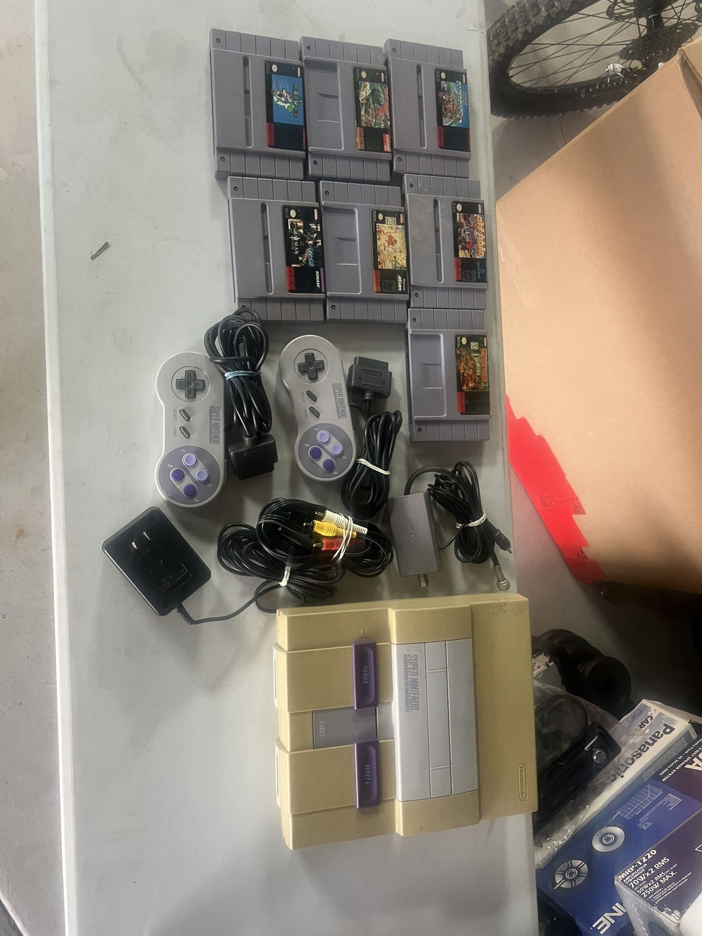 Super Nintendo + 7 Games