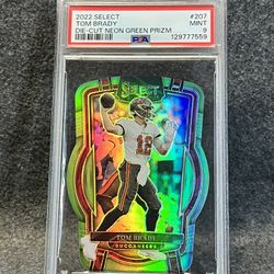 🏈 2022 Tom Brady NEON GREEN Die Cut  /299  PSA 9 !! 🏈